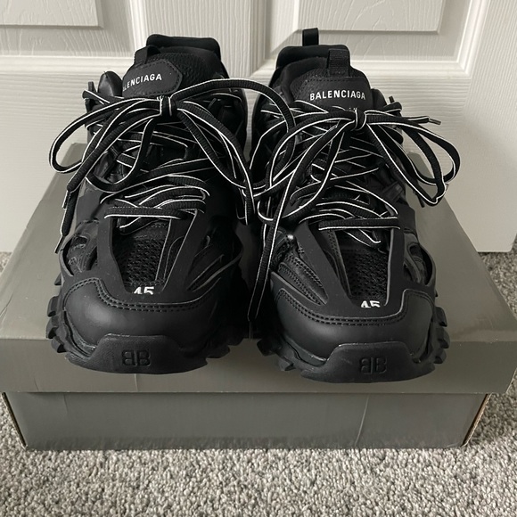 Worn a few times only noticeable on sole.Mens EUR 45, Mens US 11. Send offers - Picture 3 of 8